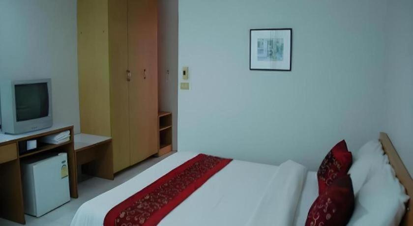 Central Place Hotel Rayong Exterior photo