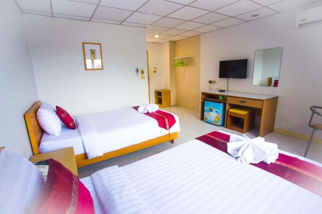 Central Place Hotel Rayong Exterior photo