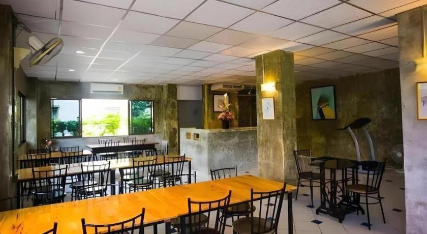 Central Place Hotel Rayong Exterior photo