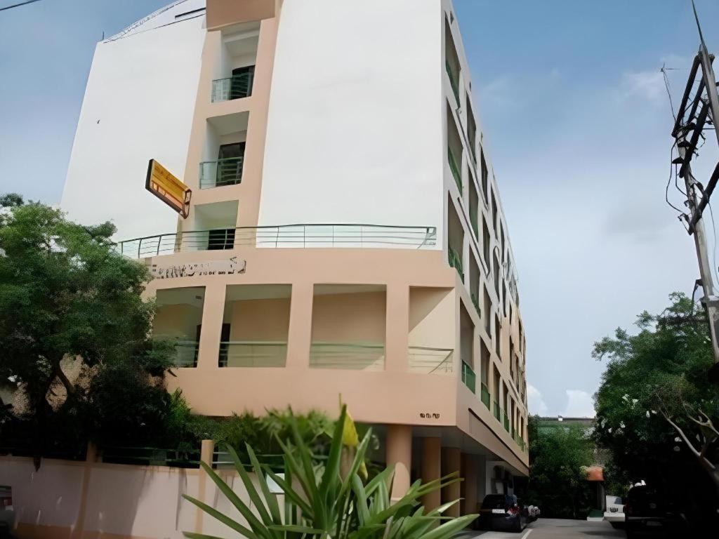 Central Place Hotel Rayong Exterior photo